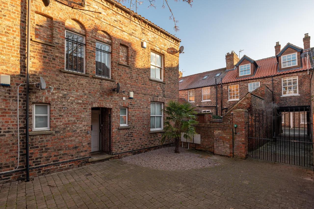 The Old Coach House Appartement York Buitenkant foto